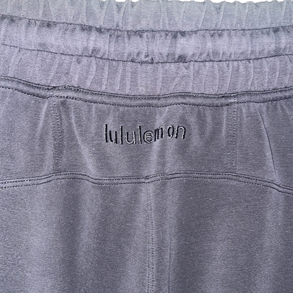 lululemon black softstreme pants - Size 4